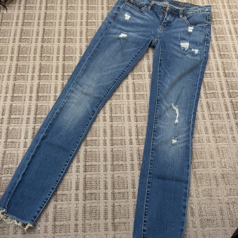 BLANK RIPPED SKINNY JEANS SIZE 25(A)